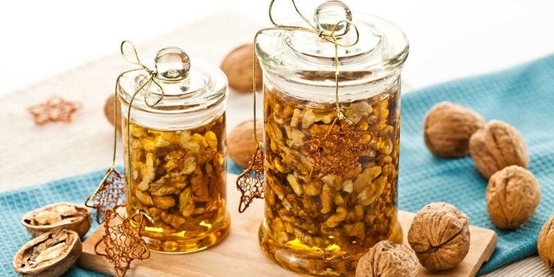 Orechy s medom - zdravé potraviny, ktoré môžu zvýšiť mužskú potenciu